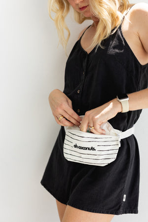 Australia bum bag for easy access and travel and perfect dog companion tool. 